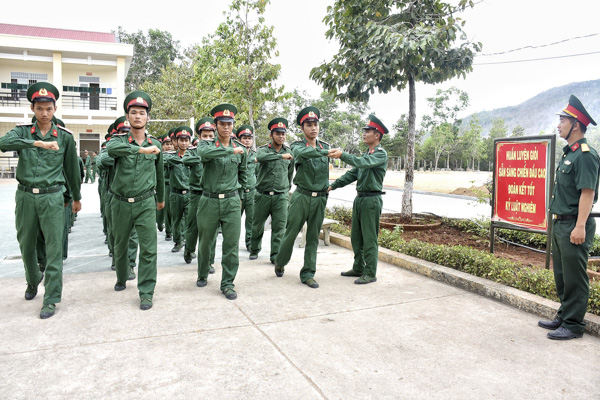 Từ 15/2/2024, áp dụng quy định mới nhất về thời hiệu hạ bậc lương, giáng chức trong quân đội