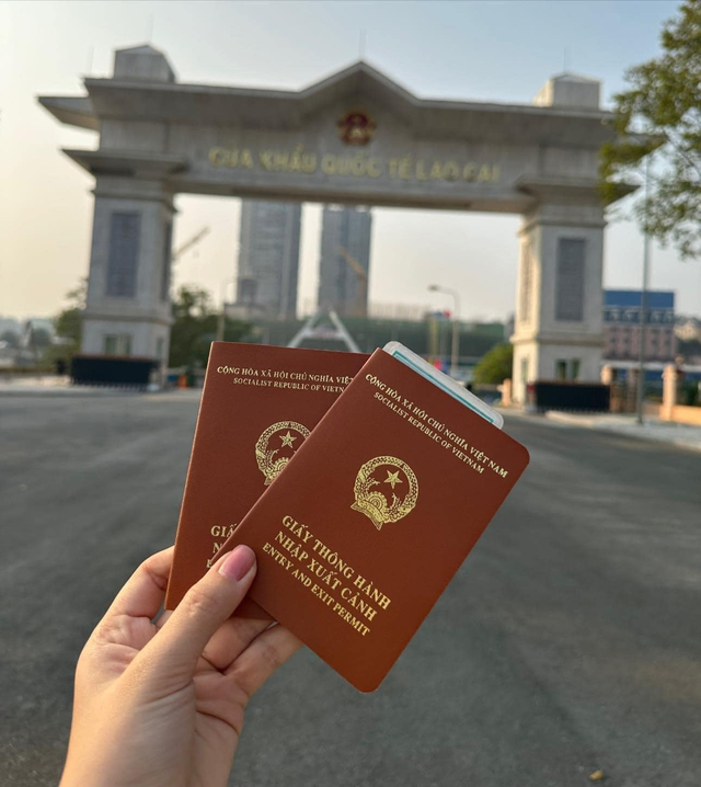  Hạn chế của giấy thông hành là chỉ được phép di chuyển trong bán kính 150km tính từ biên giới Việt – Trung.