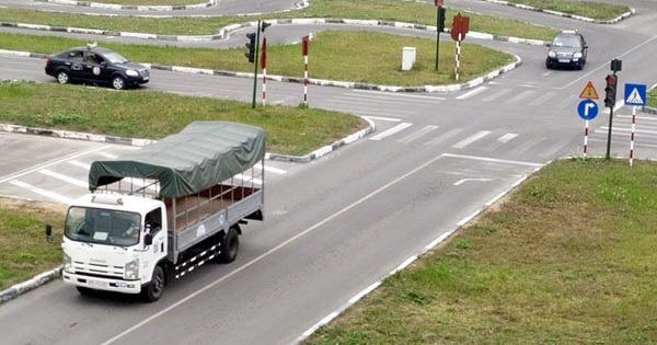 Quy định mới nhất 10 hạng giấy phép lái xe phải thi nâng hạng từ 1/1/2025