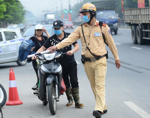  Không vi phạm giao thông, CSGT vẫn có quyền dừng xe. Ảnh minh họa: TL