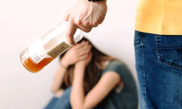 Thanh Hóa: Bị phạt 7,5 triệu đồng do gây thương tích với vợ trong lúc uống rượu