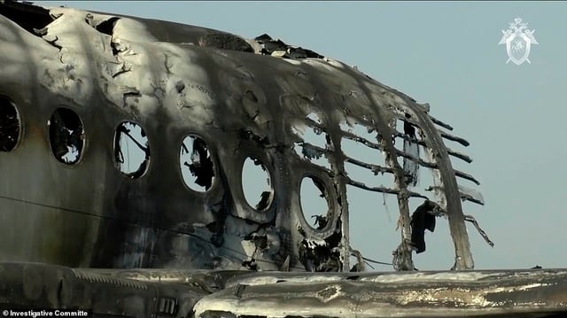 Nga công bố video vụ máy bay cháy như “cầu lửa” khiến 41 người chết - 10