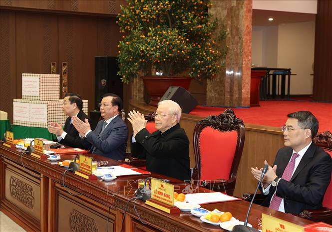 Tổng Bí thư Nguyễn Phú Trọng đến thăm và chúc Tết Đảng bộ, chính quyền và nhân dân Thủ đô Hà Nội.