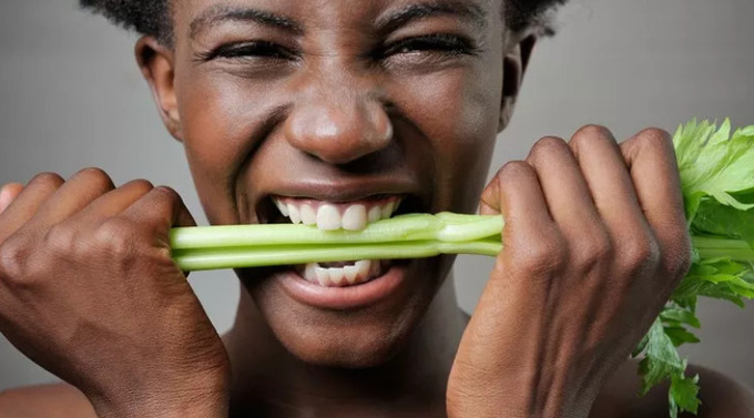 Cần tây là sự lựa chọn tuyệt vời cho răng của bạn. Ảnh: Getty Images