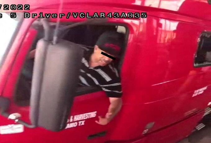 Hình ảnh nghi phạm Zamorano lái chiếc xe đầu kéo. Ảnh: Reuters