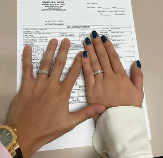 Thu Hoài công khai việc ký hợp đồng hôn nhân trước khi kết hôn.