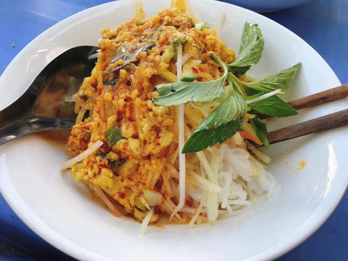 Từ “kèn” hay “khèn” được vay mượn từ đồng bào người Khmer, mang ý nghĩa “nấu bằng nước cốt dừa”. Ảnh minh họa: IT