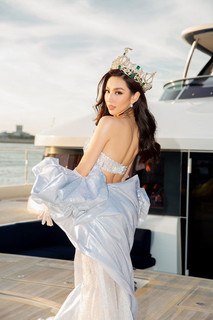 Hoa hậu Khánh Vân hoá công chúa ngọt ngào trong bộ ảnh mừng sinh nhật