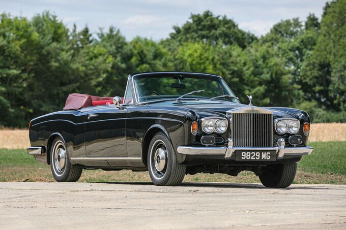 Xe mui trần Rolls-Royce từng thuộc sở hữu của nhạc sĩ, ca sĩ Maurice Gibb. Ảnh: Silverstone Auctions / Handout