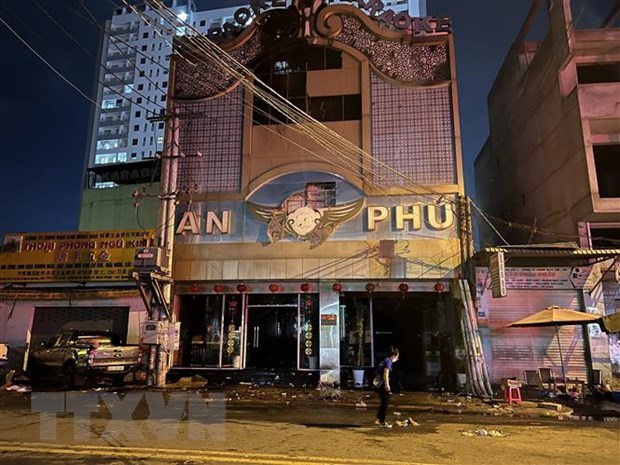 Vụ cháy quán karaoke An Phú (Bình Dương) vừa qua gây bàng hoàng cho người dân. Số người thiệt mạng lên đến 32 nạn nhân. Ảnh: TTXVN