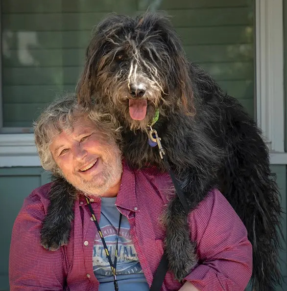 Bức ảnh chụp chú chó cùng chủ nhân của nhiếp ảnh gia Judy Nussenblatt tại Hoa Kỳ đã đạt giải trong hạng mục những con vật cưng trông giống chủ nhân nhất. Ảnh: Judy Nussenblatt