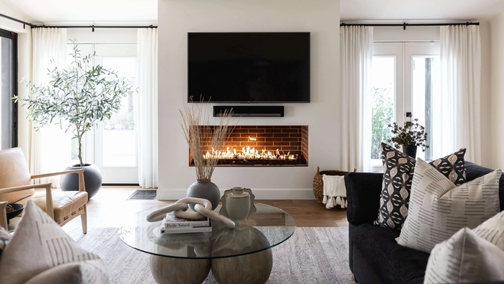 Tận dụng ánh sáng tự nhiên giúp căn phòng thêm rộng rãi. (Ảnh: Homedit)