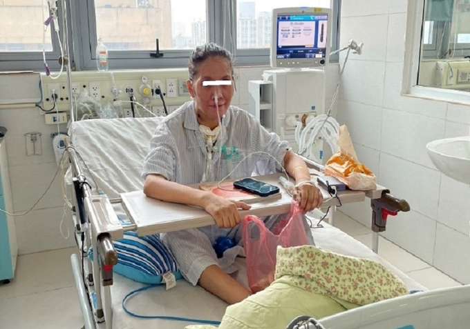Bệnh nhân bị viêm phổi bội nhiễm, suy đa tạng phải chạy ECMO 37 ngày và gần 50 ngày thở máy với oxy liều cao mới thoát 'cửa tử'. 
