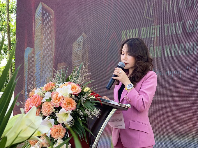 Bà Vũ Thị Thúy - Chủ tịch Hội đồng quản trị kiêm Tổng giám đốc Công ty Bất động sản Nhật Nam phát biểu tại sự kiện. (Ảnh: Phương Linh) 