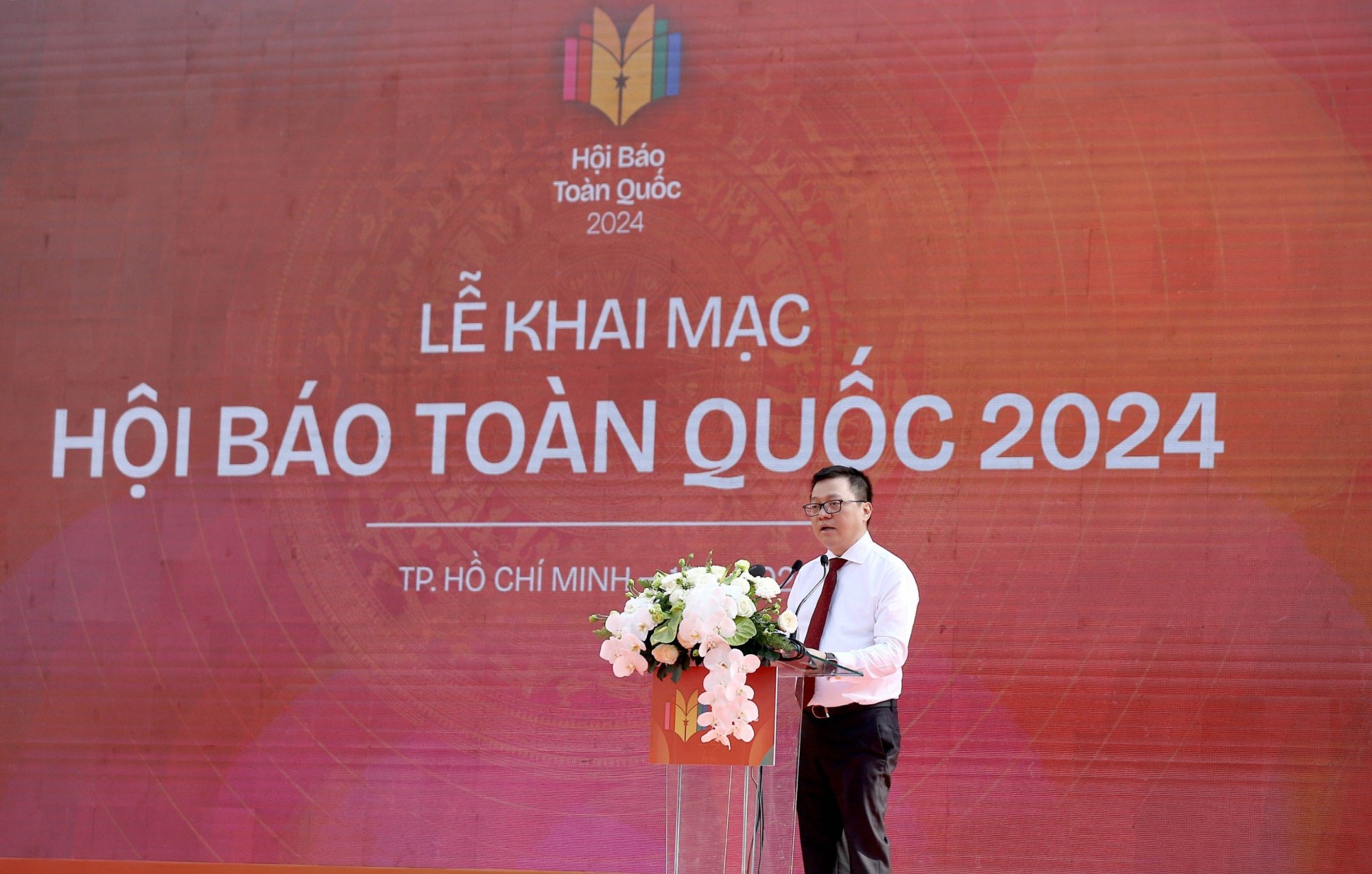 Chủ tịch Hội Nhà báo Việt Nam Lê Quốc Minh phát biểu khai mạc Hội Báo toàn quốc năm 2024. 
