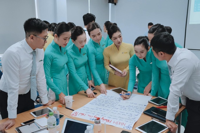  Tiếp viên hàng không Vietnam Airlines hường xuyên chia sẻ hình ảnh công việc trên trang cá nhân