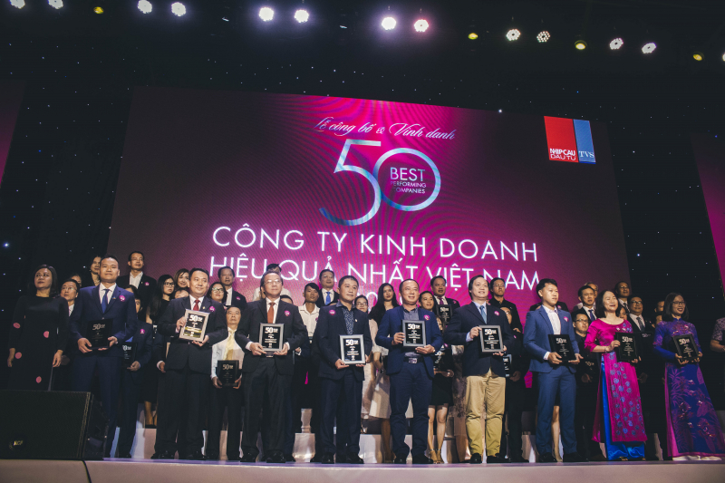 Tập đoàn Đất Xanh được vinh danh là một trong 50 công ty kinh doanh hiệu quả nhất Việt Nam năm 2019.