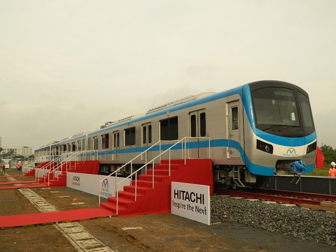 Đoàn tàu metro đầu tiên của tuyến metro Bến Thành - Suối Tiên được nhập về Depot Long Bình (TP Thủ Đức) sẳn sàng để chạy thử và đưa vào khai thác cuối năm 2021