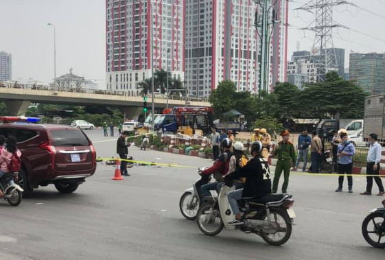 Truy tìm tài xế xe tải tông phụ nữ 60 tuổi tử vong ở Hà Nội