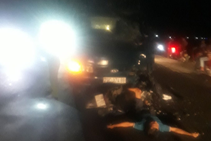 Xe tải tông xe máy, một người tử vong tại chỗ. (Ảnh: Báo Khánh Hòa)