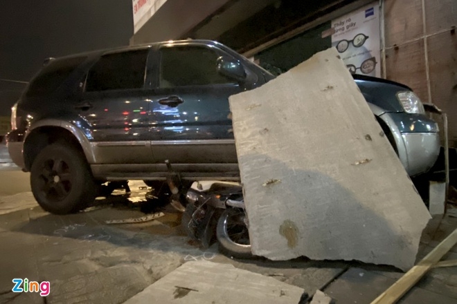 Tin tức tai nạn giao thông mới nhất ngày 11/11: Ô tô 7 chỗ gây tai nạn liên hoàn ở TP HCM. (Ảnh: Zing)