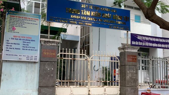 CDC Khánh Hòa đã mua kit xét nghiệm của Công ty Việt Á qua trung gian. Ảnh THỤC HIỀN.