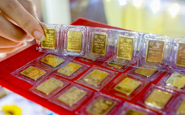Bảng giá vàng hôm nay 5/3/2022, cuối tuần thị trường chứng kiến giá vàng SJC, vàng 9999 tăng vọt khiến nhà đầu tư tiếp tục mua vào.