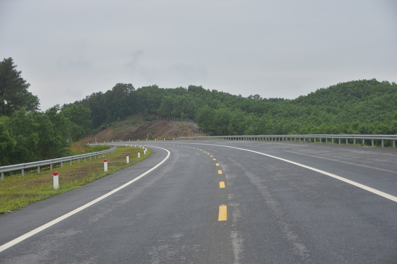 Theo kế hoạch, cao tốc La Sơn - Túy Loan nối tỉnh Thừa Thiên Huế và TP Đà Nẵng sẽ được thông xe trong tháng 4 này.