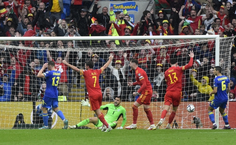 Bàn thắng duy nhất mang về tấm vé dự VCK World Cup 2022 cho ĐT Xứ Wales. (Ảnh: Reuters)