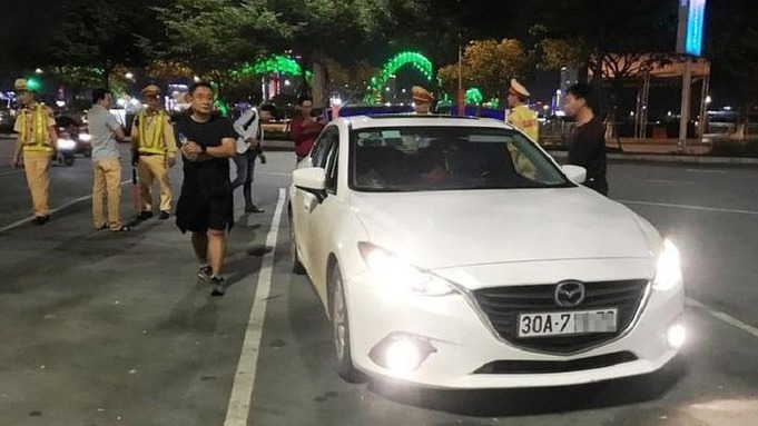 Một ô tô vi phạm nồng độ cồn tại Đà Nẵng. Ảnh: H.H