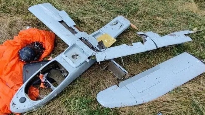 Hình ảnh được cho là xác chiếc UAV trinh sát Merlin-VR. Ảnh: Mil.in.ua/ Pavlo Kashchuk.