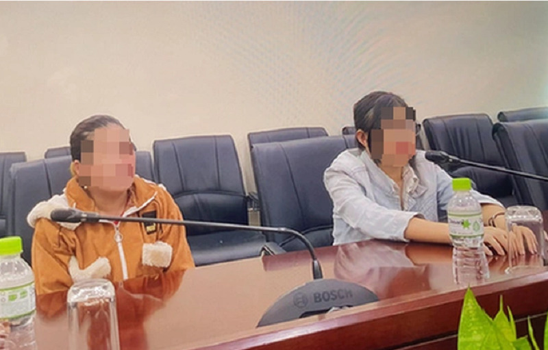 Cô gái 16 tuổi mất tích khi từ Phú Yên vào TP HCM làm việc và được Công an tìm thấy trao trả cho gia đình.