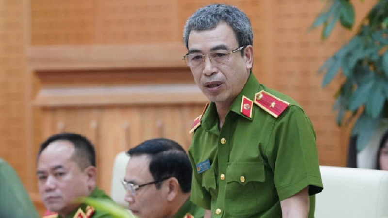 Thiếu tướng Nguyễn Văn Thành trả lời báo chí. (Ảnh: Người Lao Động).