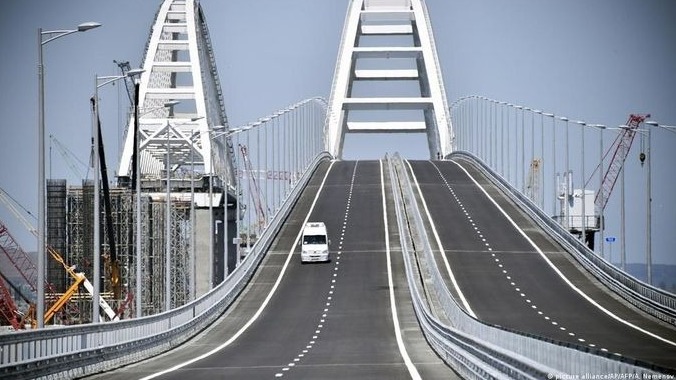 Cầu Kerch dài khoảng 19 km, kết nối bán đảo Crimea với vùng Krasnodar của Nga. Ảnh: AFP.