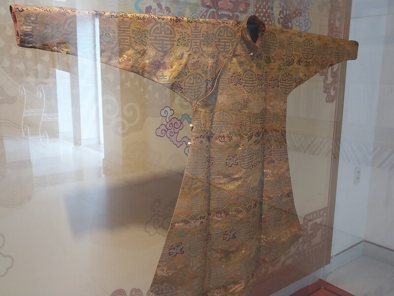 Trang phục của Hoàng đế triều Nguyễn