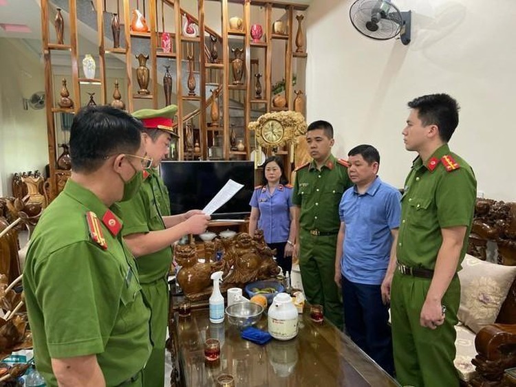 Ông Lò Văn Chiến - Trưởng khoa Dược bệnh viện đa khoa tỉnh Sơn La bị khởi tố, bắt giam hôm 7/6.