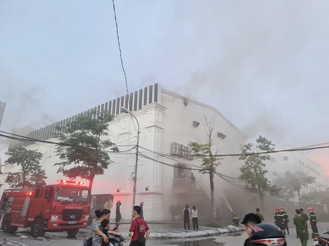 Câu lạc bộ MDM, quán bar, vũ trường lớn nhất Hải Phòng bất ngờ phát cháy.