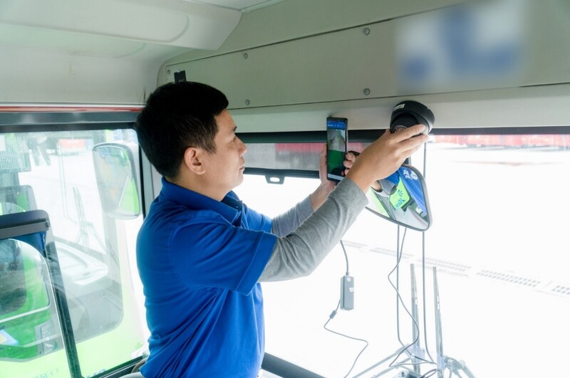 Từ ngày 1/7/2023, xe ô tô kinh doanh vận tải lần đầu phải lắp đặt thiết bị giám sát hành trình có tích hợp camera để được cấp phù hiệu, biển hiệu.