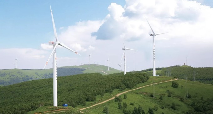 Việt Nam đang triển khai những bước đầu của việc chuyển đổi từ năng lượng truyền thống sang năng lượng tái tạo xanh, sạch hơn. Đây cũng là xu hướng tất yếu giúp đảm bảo một nền kinh tế bền vững.