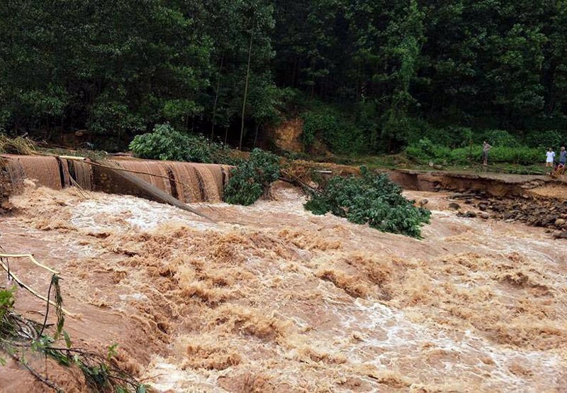 Cảnh báo mưa dông ở khu vực Trung Bộ, Tây Nguyên và Nam Bộ còn có khả năng kéo dài đến khoảng ngày 9/8.