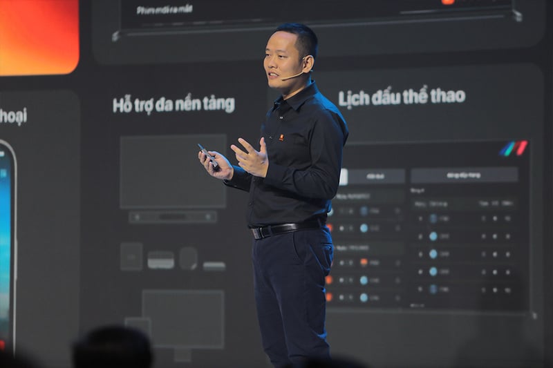Ông Lê Đức Vũ - Giám đốc công nghệ FPT Play giới thiệu về sản phẩm.