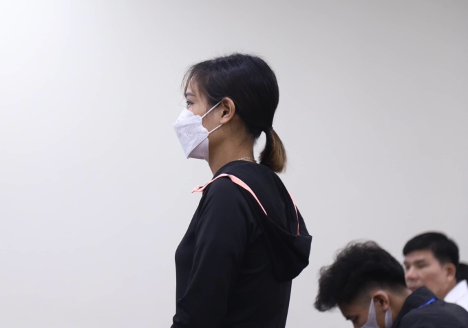 Chị Nguyễn Thị Luyến tại phiên tòa sáng 13/10. Ảnh: Danh Lam