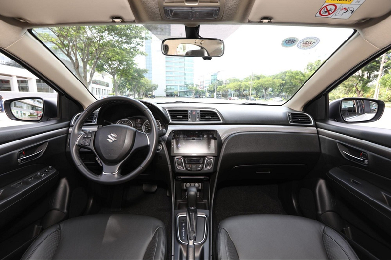 2. Suzuki Ciaz có không gian nội thất rộng rãi, mang đến cho khách hàng những trải nghiệm như trên mẫu sedan hạng C