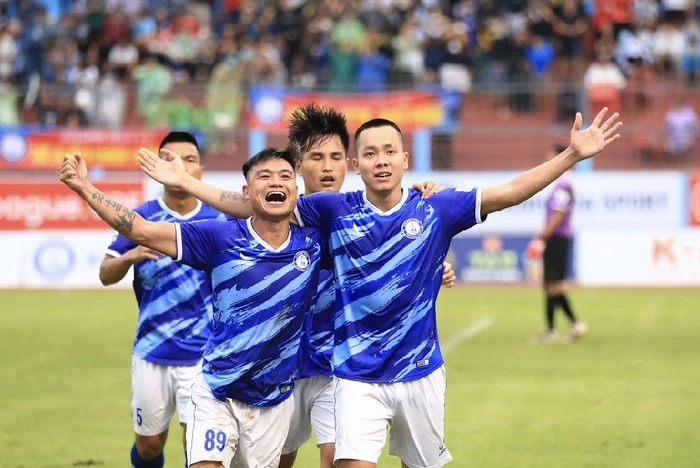 Khánh Hoà đã thắng Cần Thơ 3-1 để giành suất lên hạng V.League 2023. Ảnh: Dũng Phương