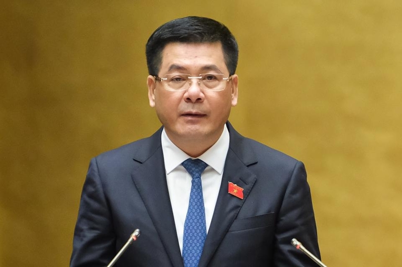 Bộ trưởng Bộ Công Thương Nguyễn Hồng Diên khẳng định nguồn xăng dầu không thiếu.