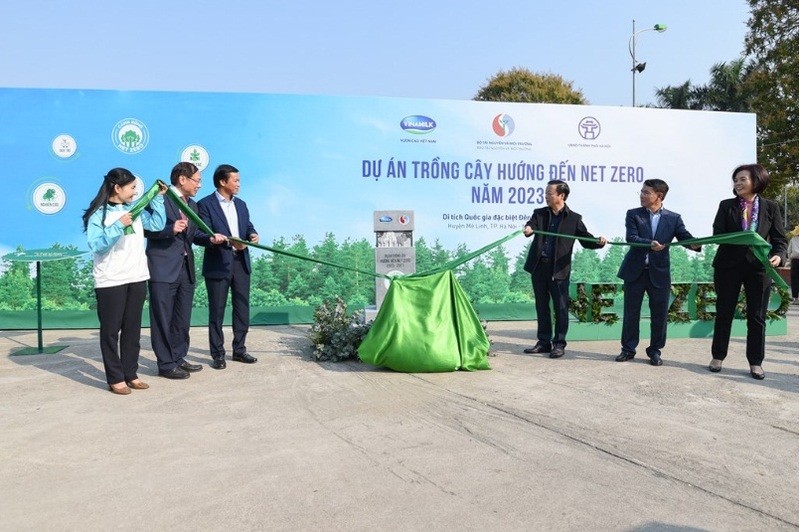 Trụ đá biểu tượng của dự án cũng được chính thức ra mắt trong sự kiện trồng cây hướng đến Net Zero tại Mê Linh, Hà Nội