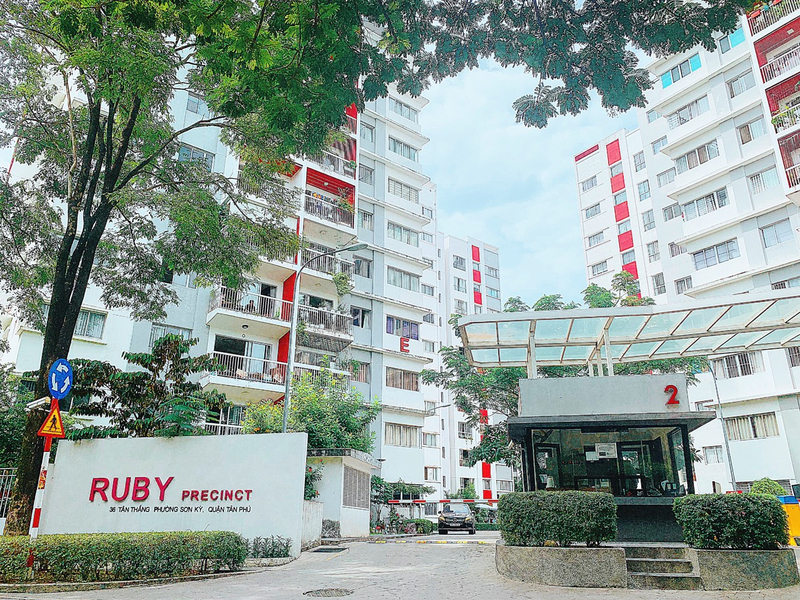 Dự án Chung cư Ruby Celadon City có 927 căn hộ chưa được cấp sổ do chủ đầu tư Gamuda Land chưa đóng 514 tỷ đồng truy thu theo kết luận của Thanh tra Chính phủ.