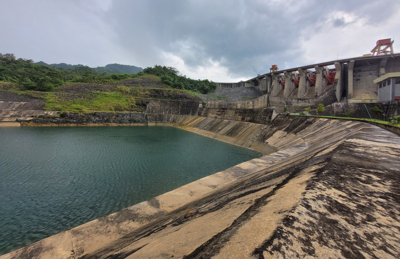 Hồ thủy điện Tuyên Quang chỉ còn cách mực nước chết 0,91 m. (Ảnh internet)