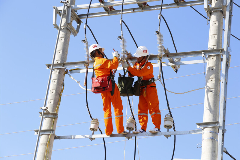 Nhu cầu sử dụng điện ở khu vực miền Bắc có thể lên mức 23.500 - 24.000 MW trong những ngày nắng nóng sắp tới. (Ảnh minh họa)