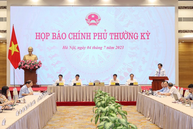 Buổi họp báo Chính phủ thường kỳ tháng 6 diễn ra chiều 4/7 tại Hà Nội. (Ảnh: Báo Chính phủ)